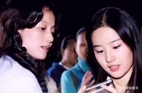 娱乐吃瓜酱瞒着妈妈,瞒天过海,妈妈不知的秘密生活